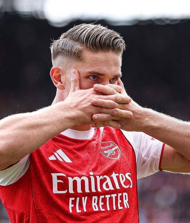 包含里程碑夜!阿森纳绝杀压哨,英超赛前刷纪录,质疑声仍在,医务组通报恢复的词条 包含里程碑夜!阿森纳绝杀压哨,英超赛前刷纪录,质疑声仍在,医务组通报恢复的词条