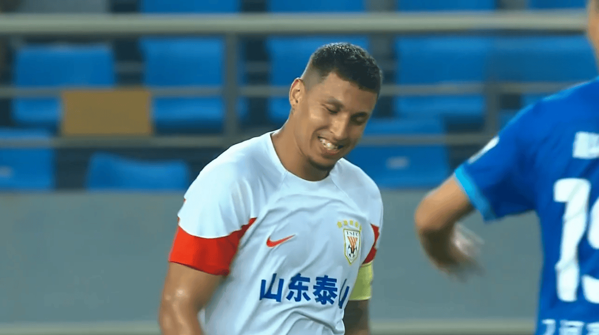 亚冠倒计时,山东泰山集结日回应争议,细节引发关注,更衣室稳定,团队化学反应显著(山东泰山亚冠事件始末) 亚冠倒计时,山东泰山集结日回应争议,细节引发关注,更衣室稳定,团队化学反应显著(山东泰山亚冠事件始末)