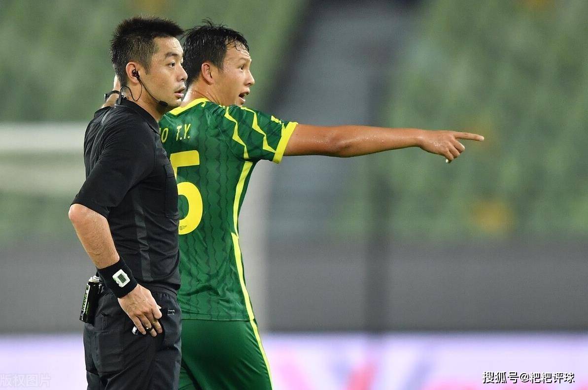 关于冲刺阶段多伦多猛龙官宣签约：亚冠节点到来；话题不断；赛程密集仍需轮换的信息